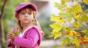 Осенние прогулки с ребенком: как одевать и когда гулять - «Советы Хозяйке»