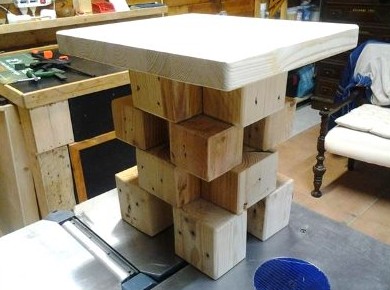 Столик на кубиках - «Сделай сам»