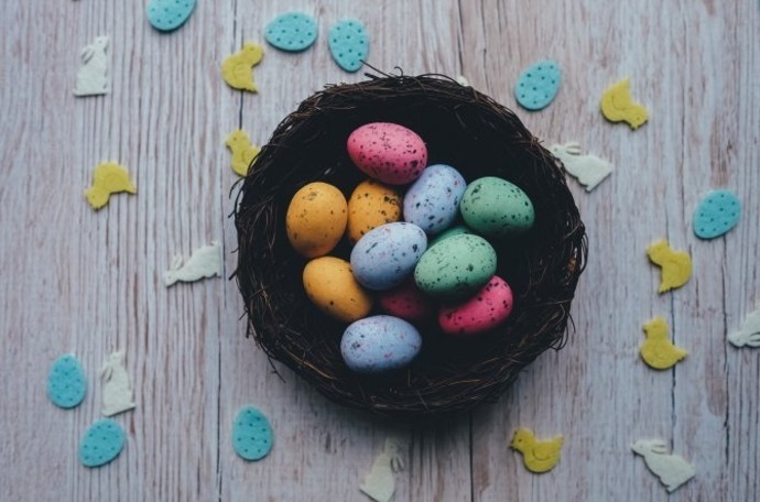 Как покрасить перепелиные яйца: идеи и фото - «Советы Хозяйке»