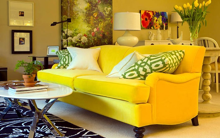 Как сделать гостиную более яркой за счет цветной мебели и аксессуаров? на сайте Недвио - «Комфорт»