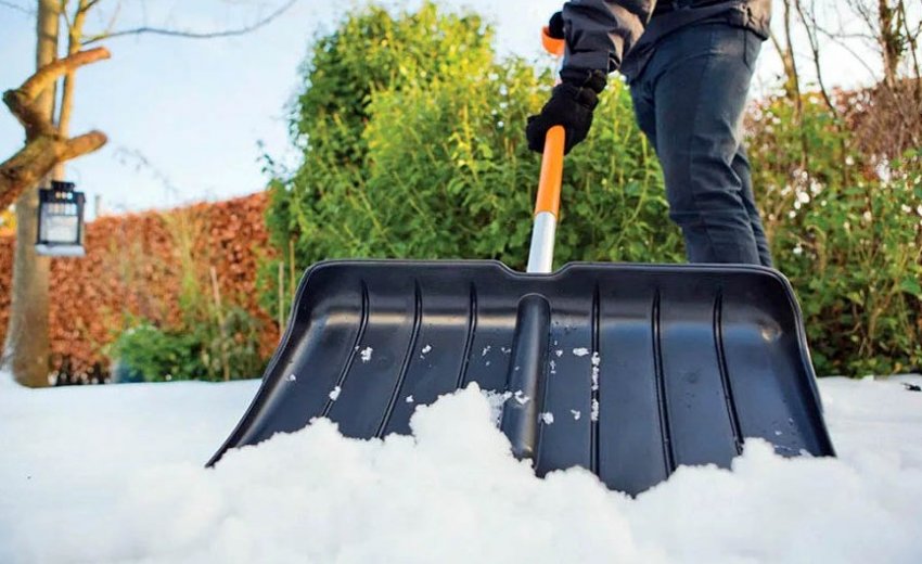 Как правильно убирать снег и лед на участке зимой? на сайте Недвио - «Сад и огород»