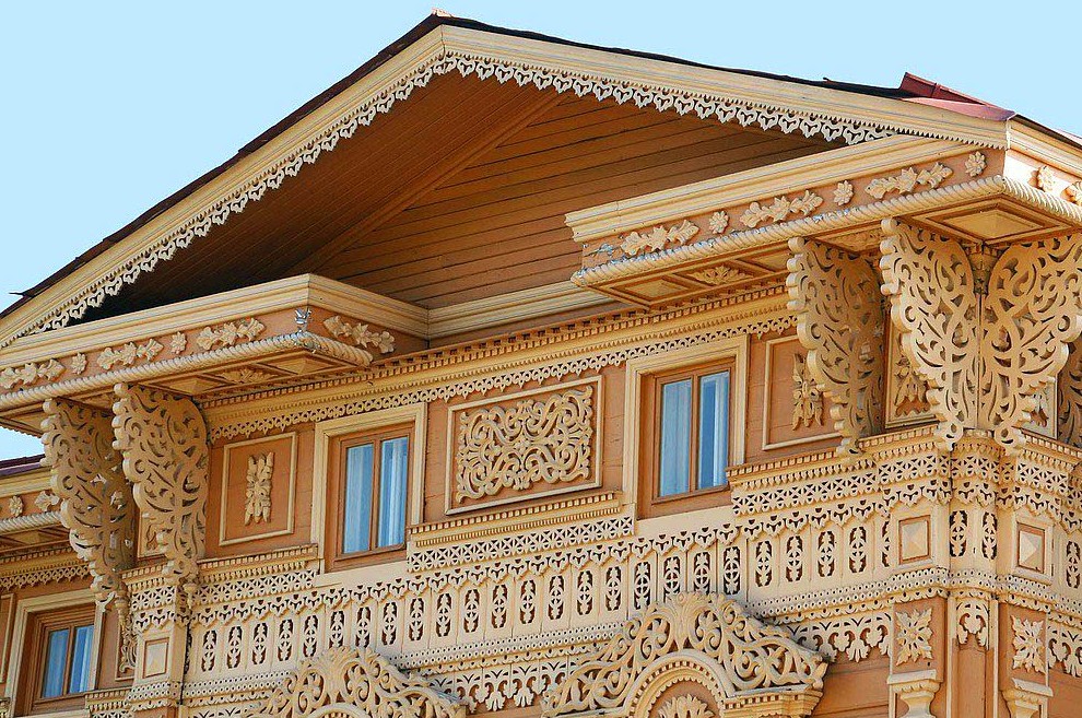 Резной деревянный декор домов на сайте Недвио - «Комфорт»
